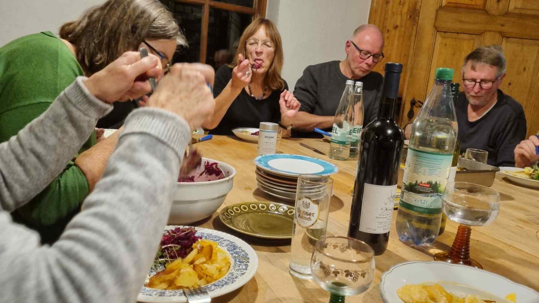 Besonders die Kombination Rote Bete mit Kartoffeln aus dem wunderbaren Backofen kam an.